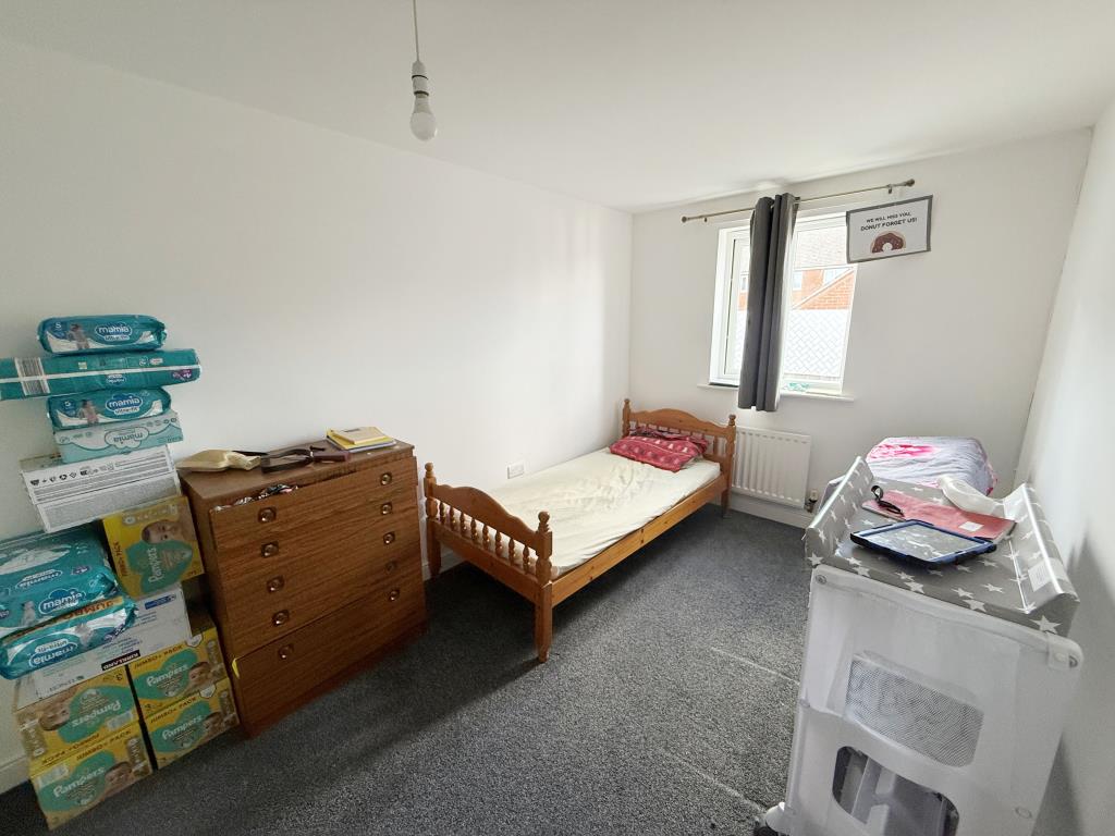 Lot: 155 - MID-TERRACE HOUSE FOR INVESTMENT - Bedroom Two